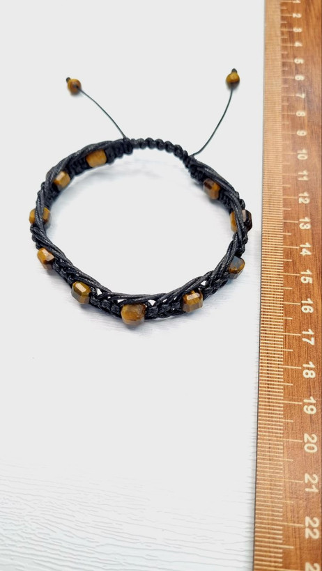 Close-up Jewelry Cut Tiger Eye Stone Bracelet