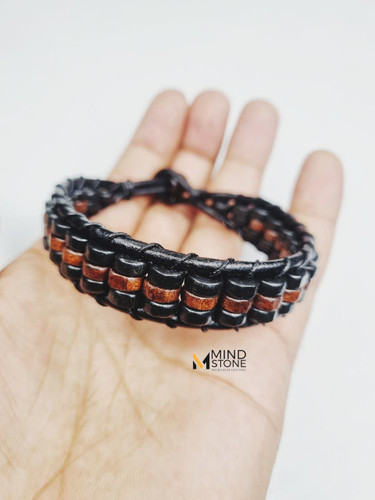 دستبند مردانه چرم و چوب کد ۲۶۸۳